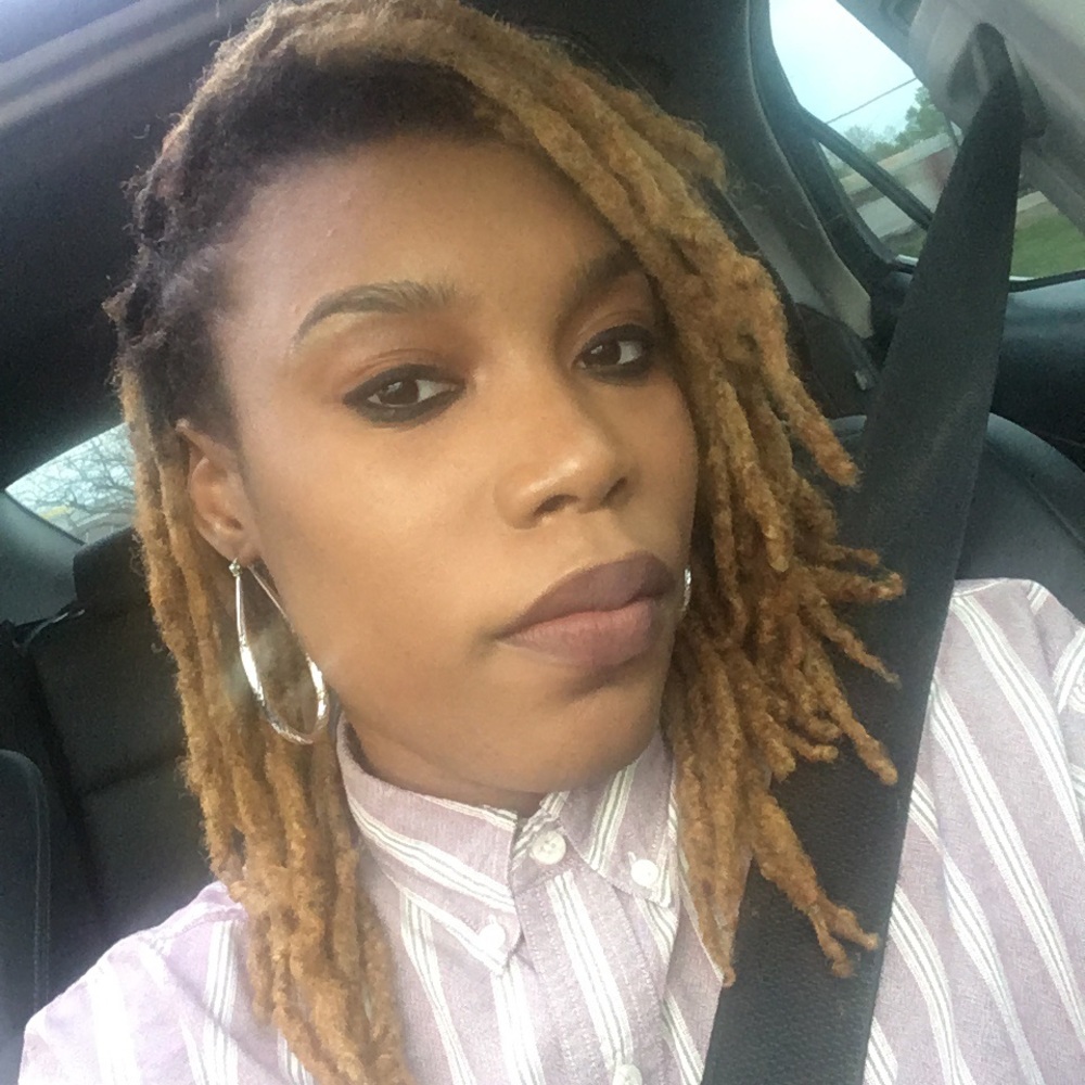 Meet your Posher, Ebony